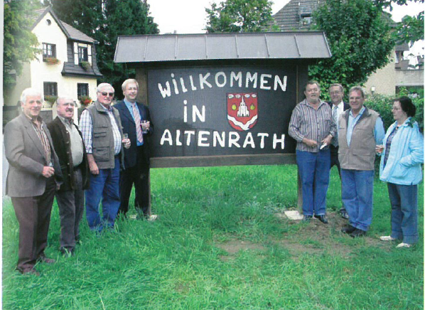 Der KG Stammtisch errichtete im August 2006 das Begrüßungsschild am Ortseingang